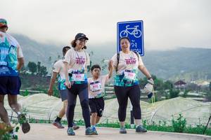 BIB: 8175, 8100
                            <button type="button" onclick="openModal(18898066)" class="btn btn-primary btn-sm float-right btn-popup" data-toggle="modal" data-target=".modal-high-quality">
                        <i class="fas fa-shopping-cart"></i> Add to Cart
                    </button>
                                            <button type="button" onclick="isThisMe(18898066, true)" class="btn btn-success btn-sm float-right btn-popup btn-isme hidden" data-toggle="tooltip" data-placement="bottom" title="นี่คือรูปของคุณใช่ไหม คลิกที่นี่เพื่อเอาเข้าอัลบั้ม">
                        <i class="fas fa-plus"></i> Add to album
                    </button>
                    <button type="button" onclick="isThisMe(18898066, false)" class="btn btn-warning btn-sm float-right btn-popup btn-isnotme hidden">
                        <i class="fas fa-ban"></i> Remove from album
                    </button>